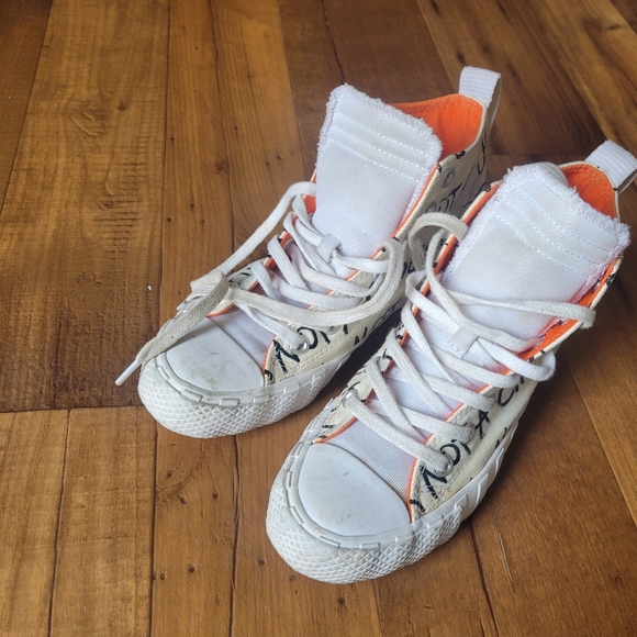 Converse - Picture 11 of 11